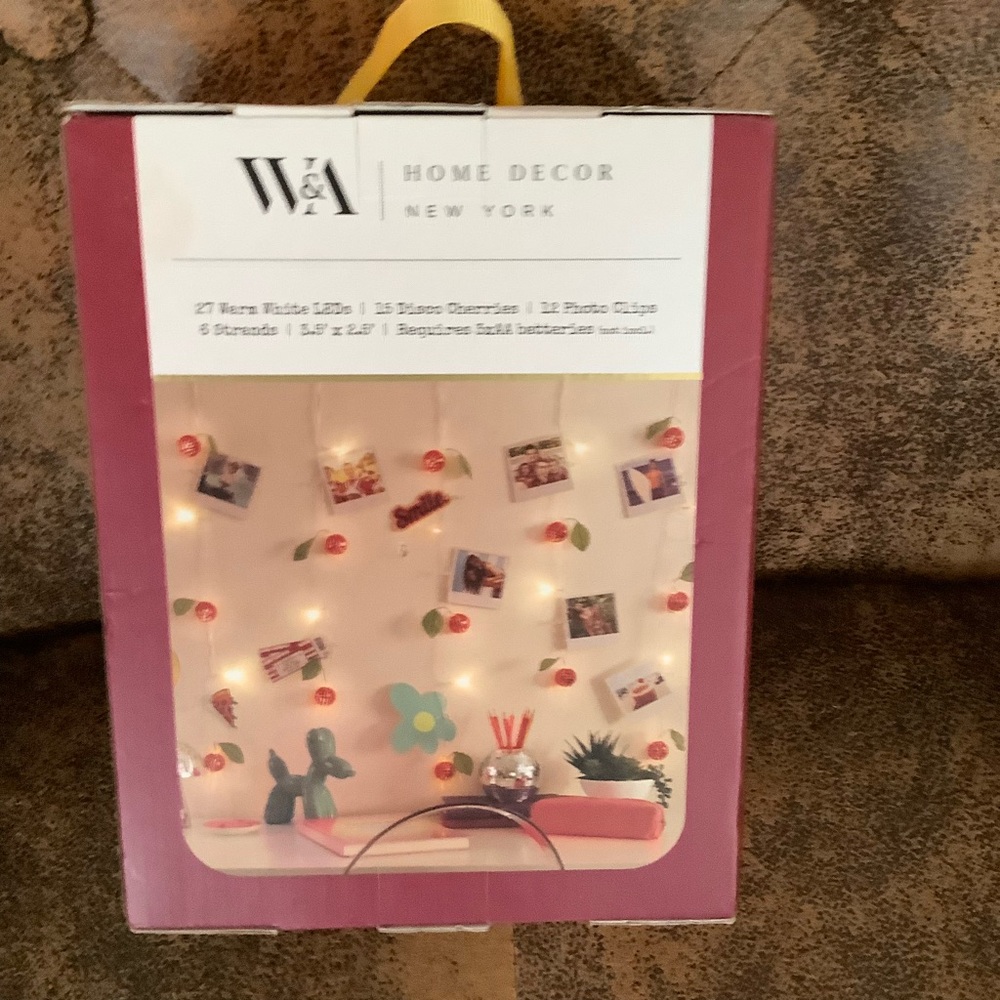 West & Arrow  Disco Cherry LED Curtain Lights With Photo Clips. NWTS.